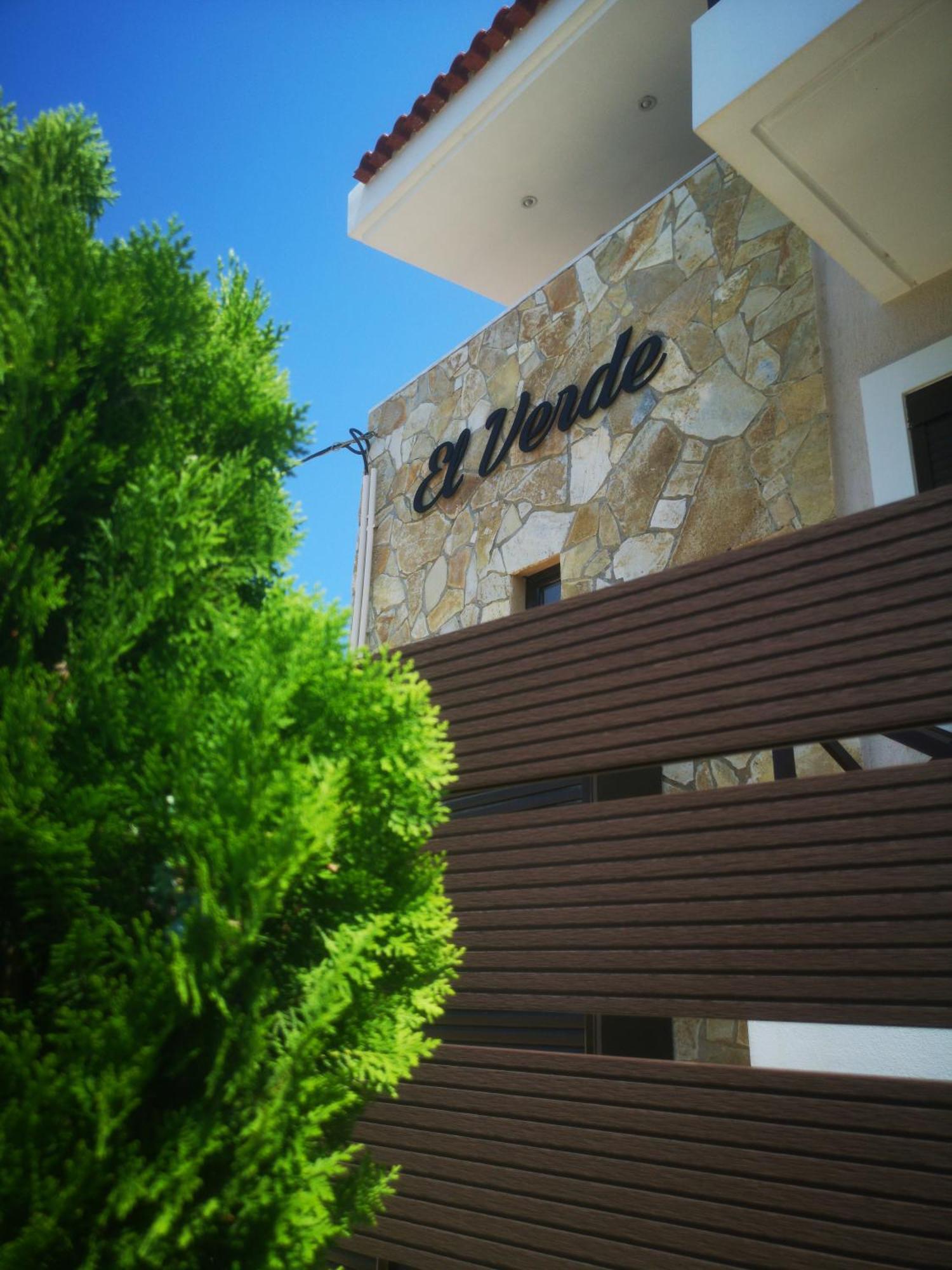 El Verde Apartments Skála 外观 照片